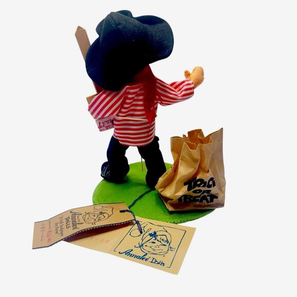 ANNALEE 1997 7" HALLOWEEN SWASHBUCKLER Pirate Boy With Tags & Bag - Picture 2 of 11